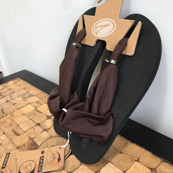 NWT Sandals! - Picture 3 of 5